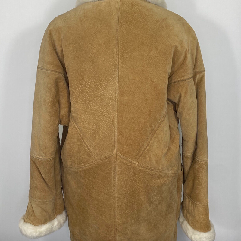 100-0473 Marvin Richards, Beige, Size: Xs
knee lenght winter jacket w/faux fur lining leather  Good  Condition  NEEDS CLEANING