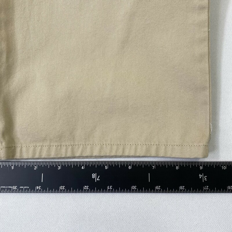 121-053 Liz Claiborne, Beige, Size: 10  Lizwear Michaela pants. no waist band, sits below waist, straight through hips and thighs. slant front pockets and thigh cargo pockets, 100% cotton   New with Tags NWT<br />
<br />
1 lb 1.6 oz