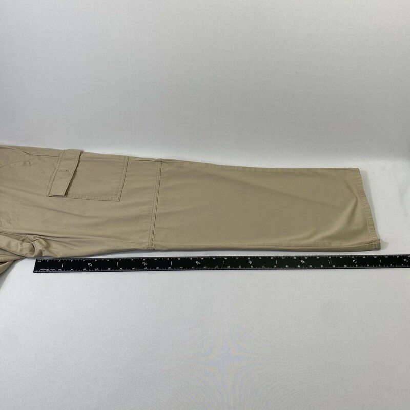121-053 Liz Claiborne, Beige, Size: 10  Lizwear Michaela pants. no waist band, sits below waist, straight through hips and thighs. slant front pockets and thigh cargo pockets, 100% cotton   New with Tags NWT

1 lb 1.6 oz