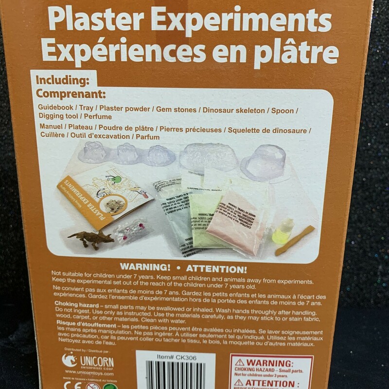 Plaster Experiment Archeo, 7+, Size: ScienceKit

Having fun and safe experiment with Kid's Lab Series. In the Plaster Experiments chemistry kit, your child can learn to recreate stone and sand while becoming the real archeologist. How does something become a fossil? How do gemstones form? The answer is inside this kit!
Safe Experiments: This educational toy contains all safe-to-consume ingredient that ensures your little scientist can experiment in the safest way.
Discover Chemistry: Embarking a journey to discover chemistry through limitless experiments and fun playtime. Your child will be happy to spend time creating a new experiment with the kits and develop knowledge about the world far ahead from their peers.
