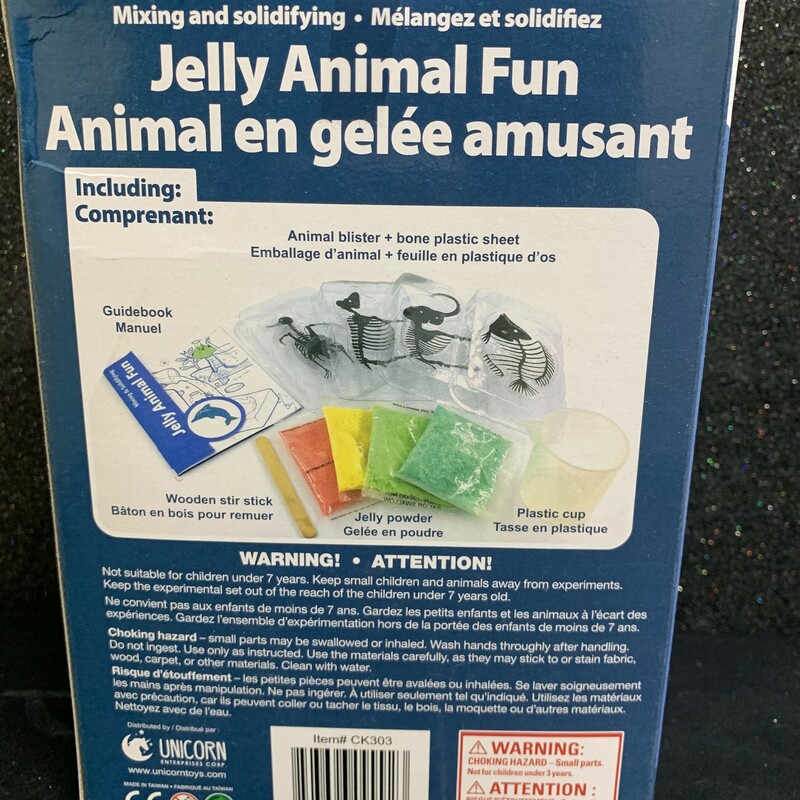Jelly Animals Mixing, 7+, Size: ScienceKit

Having fun and safe experiment with Kid's Lab Series. In the Jelly Animal Fun chemistry kit, your child can learn to recreate jelly. Where does edible jelly come from? What is the bone structures of animal? Are they similar to a human? The answer is inside this kit!.
Safe Experiments: This educational toy contains all safe-to-consume ingredient that ensures your little scientist can experiment in the safest way.
Discover Chemistry: Embarking a journey to discover chemistry through limitless experiments and fun playtime. Your child will be happy to spend time creating a new experiment with the kits and develop knowledge about the world far ahead from their peers.