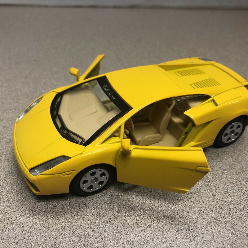 Die Cast Scale Model, Yellow, Size: NEW
Lamborghini
Metal with Plastic Parts
Pull Back