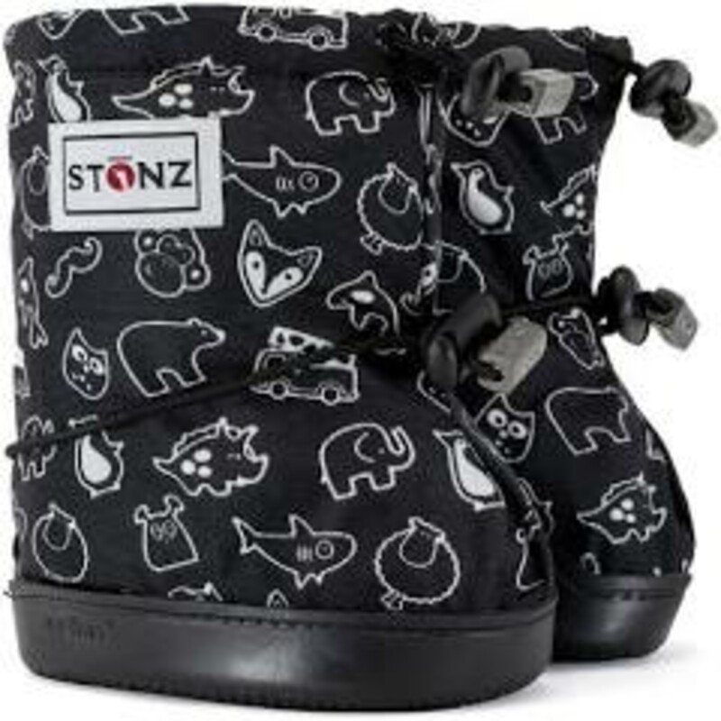 Stonz Booties - Print, Black, Size: Medium<br />
NEW!<br />
100% Waterproof  5,000 mm<br />
Fleece Insulated<br />
Recycled Rubber Bottom<br />
6-18 Months
