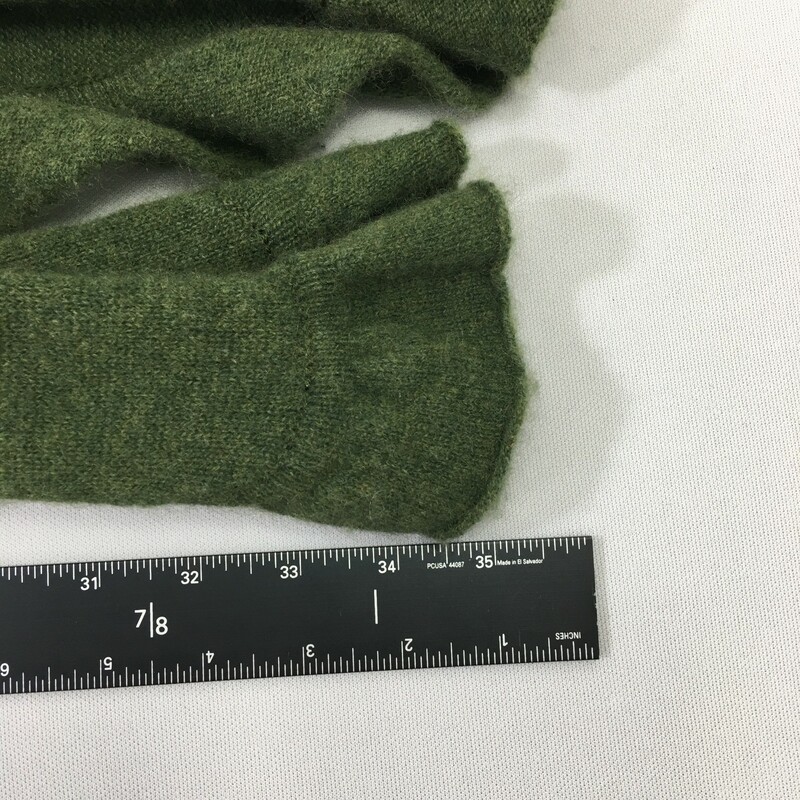 100-1030 Ruffle Soft Scar, Green, Size: Scarves dark army green