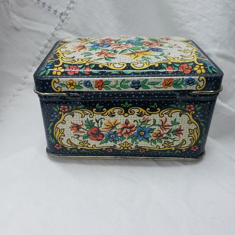 Made In England Tin, Floral, Size: 4in x 3in x 2.5in
Several tins available, please contact store for others :)