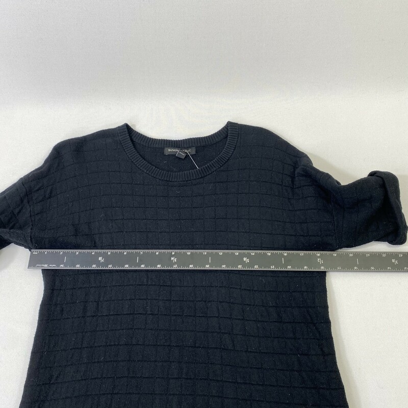 111-013 Banana Republic, Black, Size: Small Short Sleeve Sweater Material Shirt -