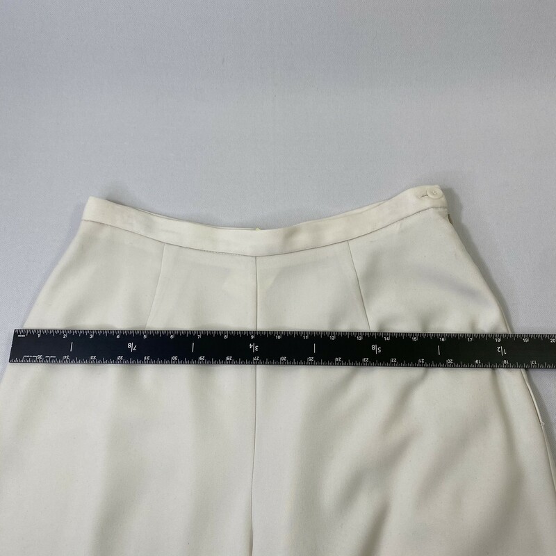 100-0096 Amanda Smith, White, Size: 10 Wide leg slacks  100% polyester  Good Condition