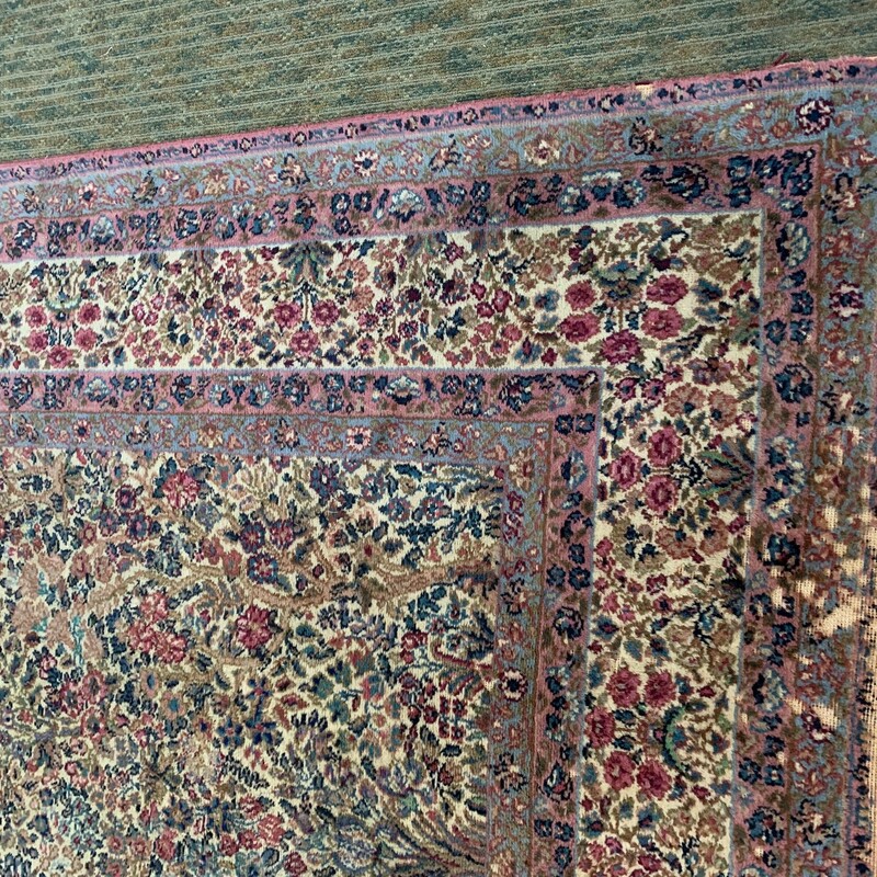 Colorful large size living area rug, measures 115'' x 80''
It would bring life into your living in a heartbeat. Beautiful vibrant colors.
Have a vintage fabulous wear, needs some very light cleaning. Please kindly make sure to look at all the pictures for a closer visual.
Thank you.
