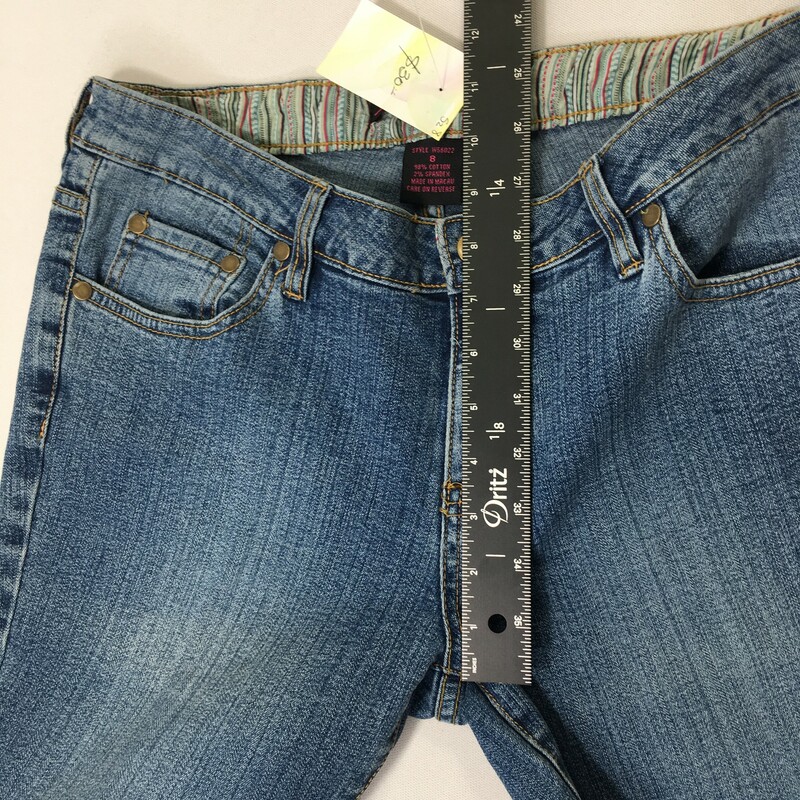 100-0093 Willi Smith, Capri jeans, Size: 8 with fabric detail on waist and bows with jeweled piece at ankle 98% cotton 2% spandex  Good Condition