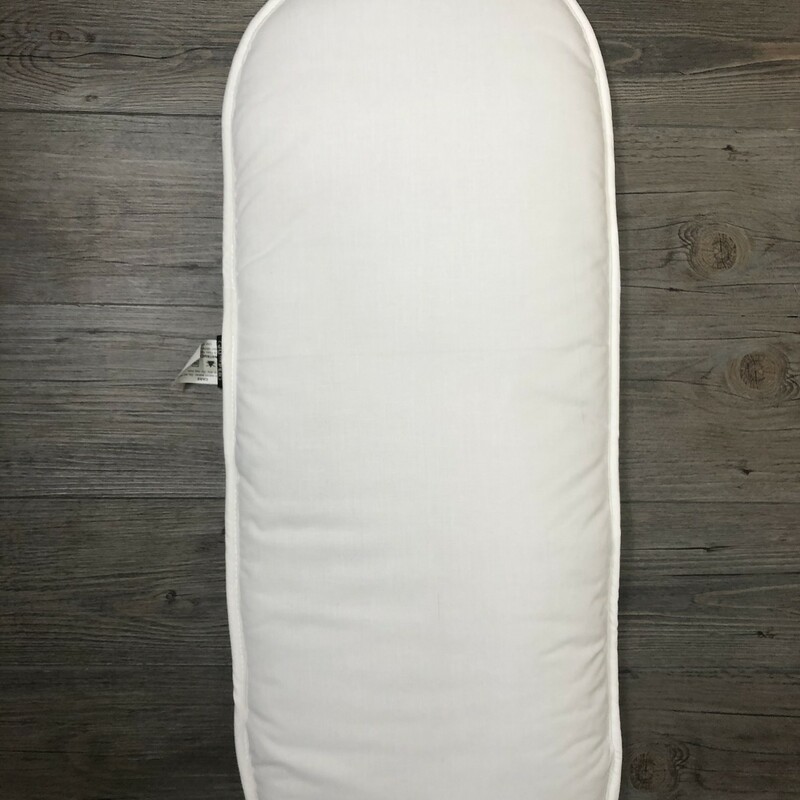 Jolly Jumper Replacement Bassinet Pad<br />
White,<br />
Size: 31*13 Inch<br />
<br />
NEW