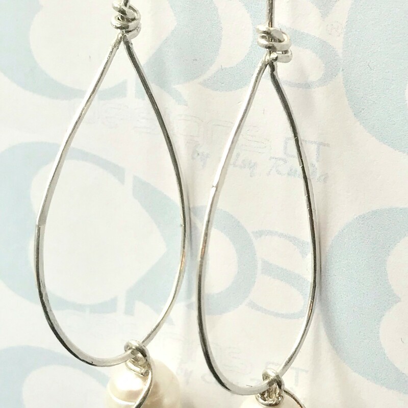 Ess-017 Ea0046-w, White, Size: Earrings
10mm Freshwater Cultured Pearls-Sterling  Silver Fishhook Earwire
