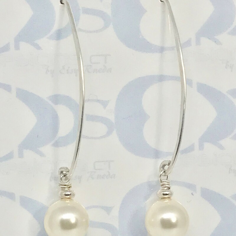 Ess-010Pearl fish hook White, Size: Earrings
10mm Swarovski Pearls-Silver Plated Fishhook Earwire-Silver Plated Accessories