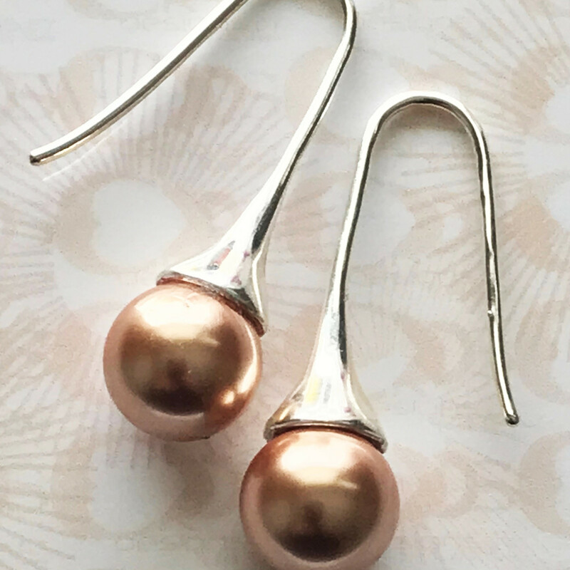Espl-005 Ea0023-rg, Rose Gol, Size: Earrings<br />
10mm Swarovski Pearls-Silver Plated EarHook