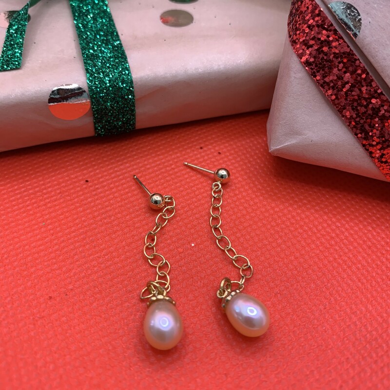 Egf-011 Ea0011-p, Peach, Size: Earrings<br />
Freshwater Cultured Pearls-Gold Filled Accessories-14kt Gold Filled Earstuds