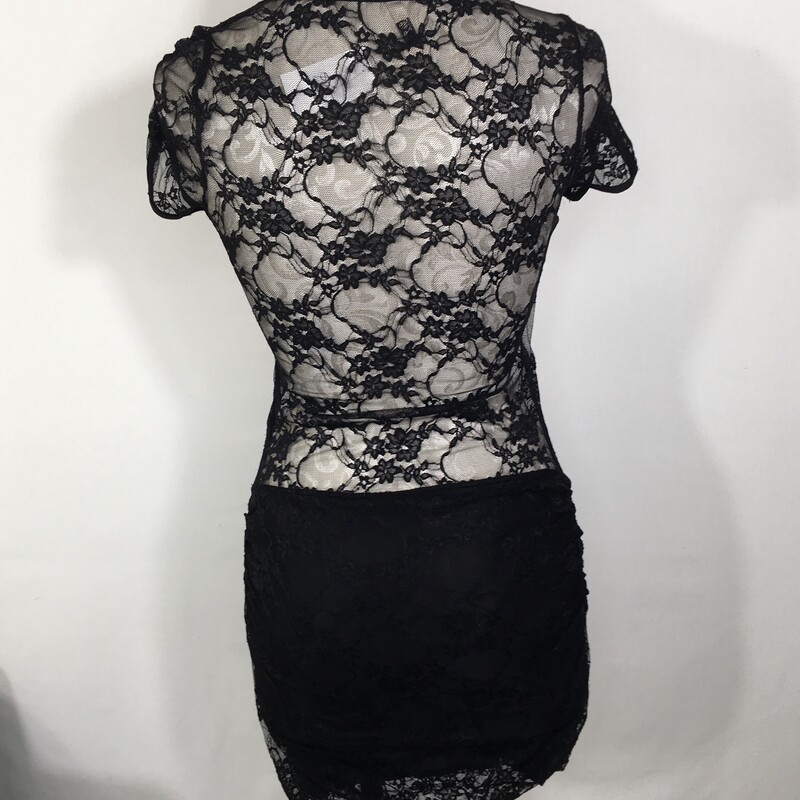 100-0474 Yo Yo 5, Black, Size: Large Black lace short sleeve dress polyesther/spandex  good condition