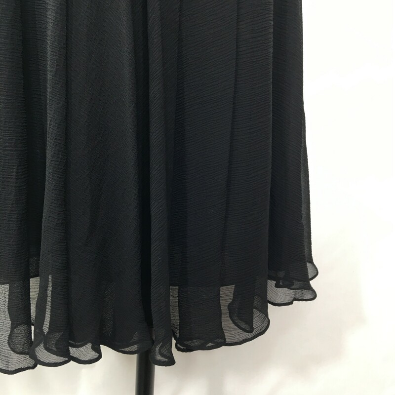 100-0137 Adrianna, Black, Size: 6 v neck  light dress with ruffle sleeves  100% silk  good condition