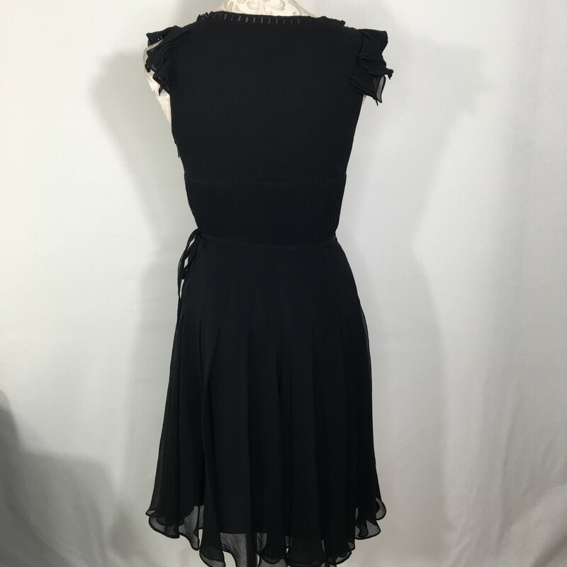 100-0137 Adrianna, Black, Size: 6 v neck  light dress with ruffle sleeves  100% silk  good condition