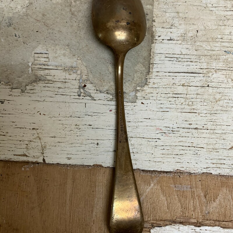 This awesome piece is in good antique condition. Needs some light cleaning. Please make sure to look at all the pictures for a closer visual and an item condition.<br />
Measures approx. 6'' long.<br />
Thank you.