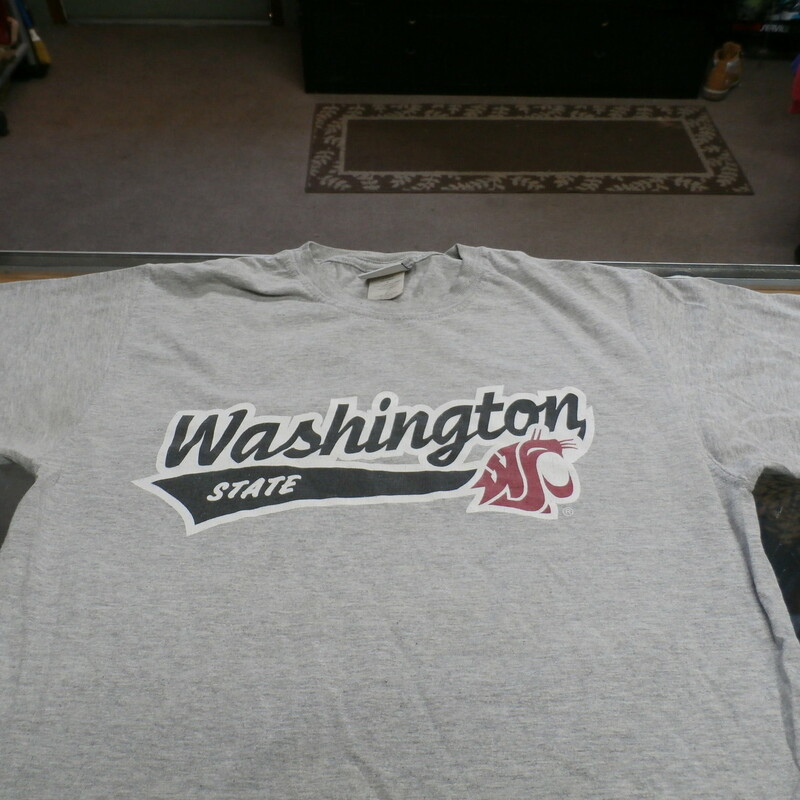 Washington State Cougars Jerzees Adult Short Sleeve Shirt Medium Gray #25307<br />
Rating: (see below) 2 - Great Condition<br />
Team: Washington State Cougars<br />
Player: N/A<br />
Brand: Jerzees<br />
Size: Adult- Medium(Measured: Across chest 20\", length 27\")<br />
Measured: Armpit to armpit; shoulder to hem<br />
Color: Gray<br />
Style: short sleeve; screen pressed logo<br />
Material: 90% Cotton 10% Polyester<br />
Condition: 3 - Good Condition - wrinkled; pilling and fuzz; feels coarse; logo is cracked and worn; definite signs of use; no stains rips or holes<br />
Item #:  25307<br />
Shipping: FREE