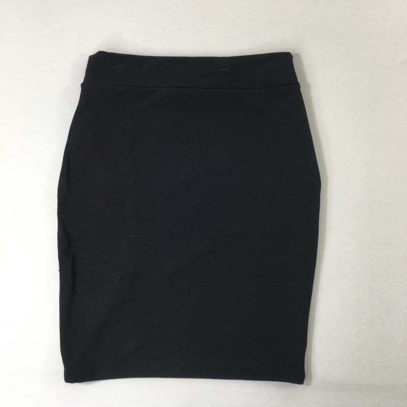 115-059 Charlotte Russe, Black, Size: M
black tight skirt with a slit in front 95% polyester 5% spandex  good