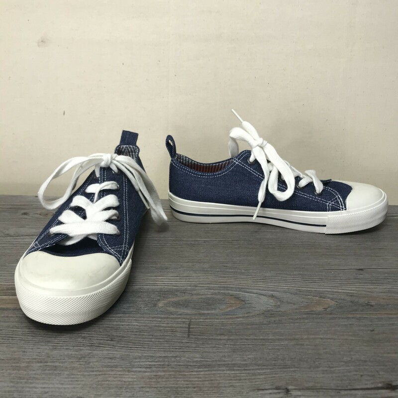 Joe Fresh Lace Up, Blue, Size: 3Y
LIKE NEW CONDITION