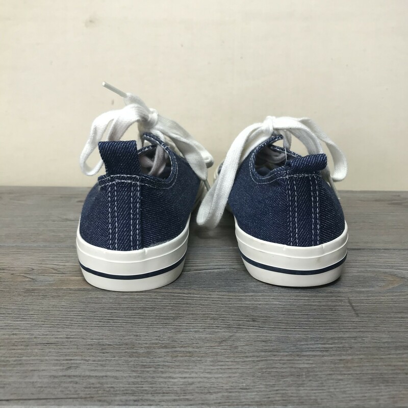 Joe Fresh Lace Up, Blue, Size: 3Y<br />
LIKE NEW CONDITION