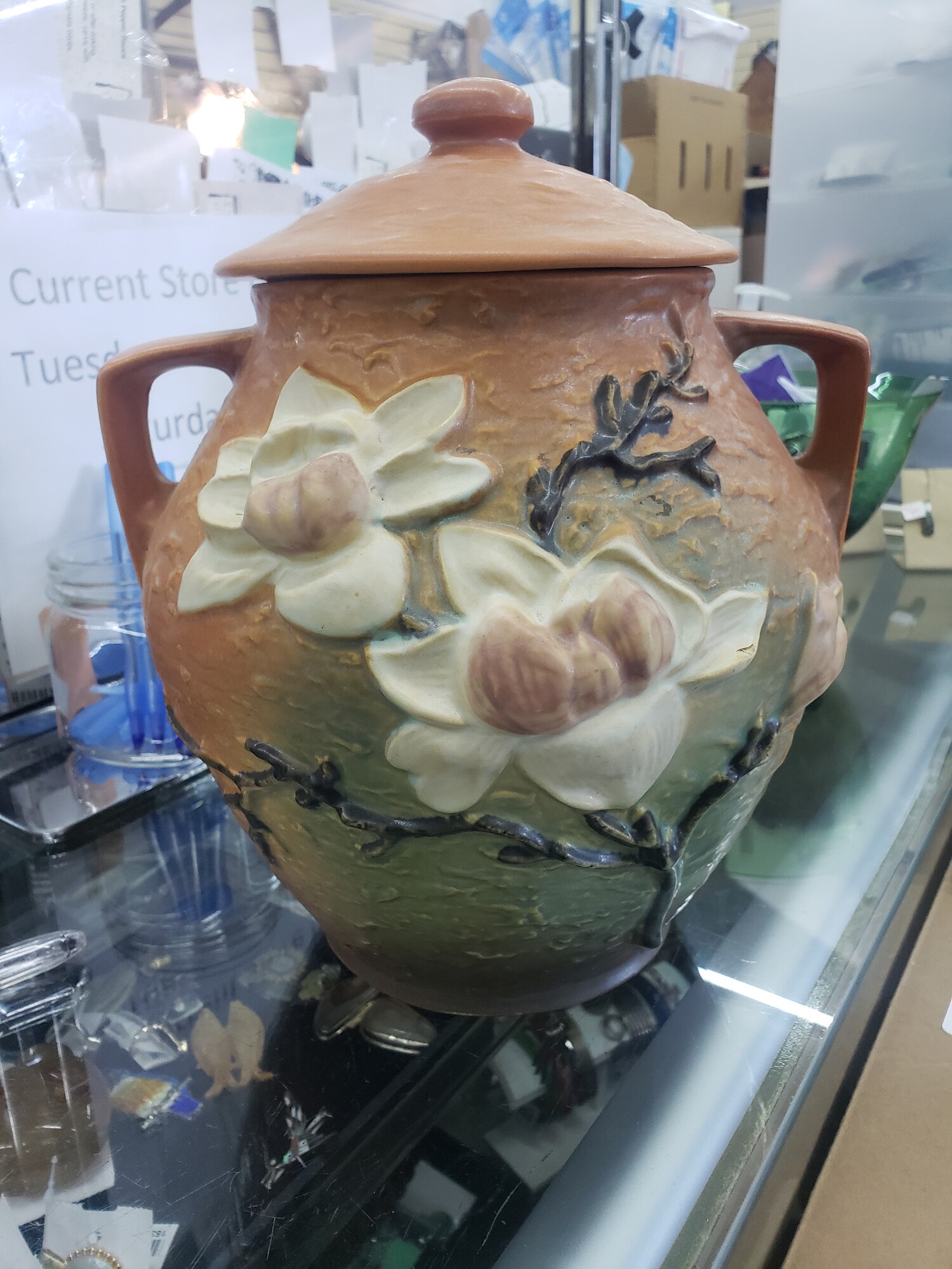 Roseville Cookie Jar, Magnolia, Size: W/ Lid