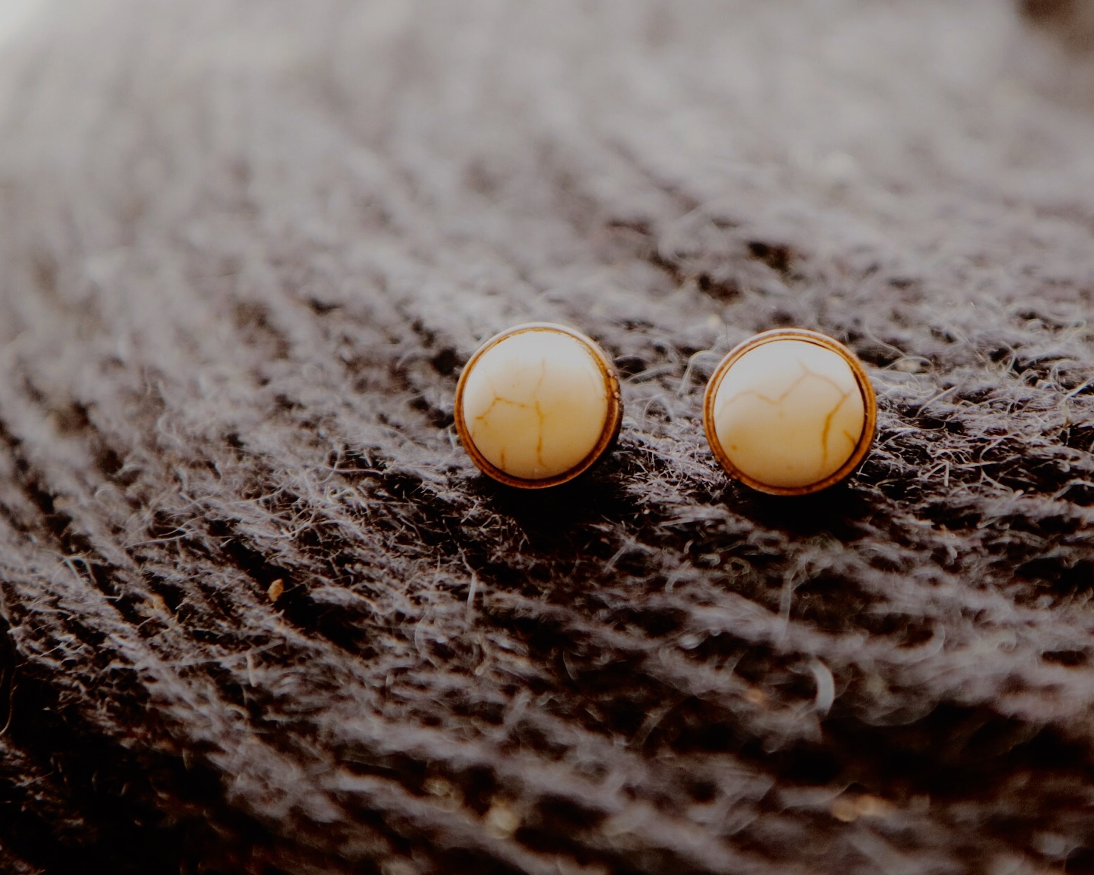 These adorable studs measure .25 inches in diameter!
