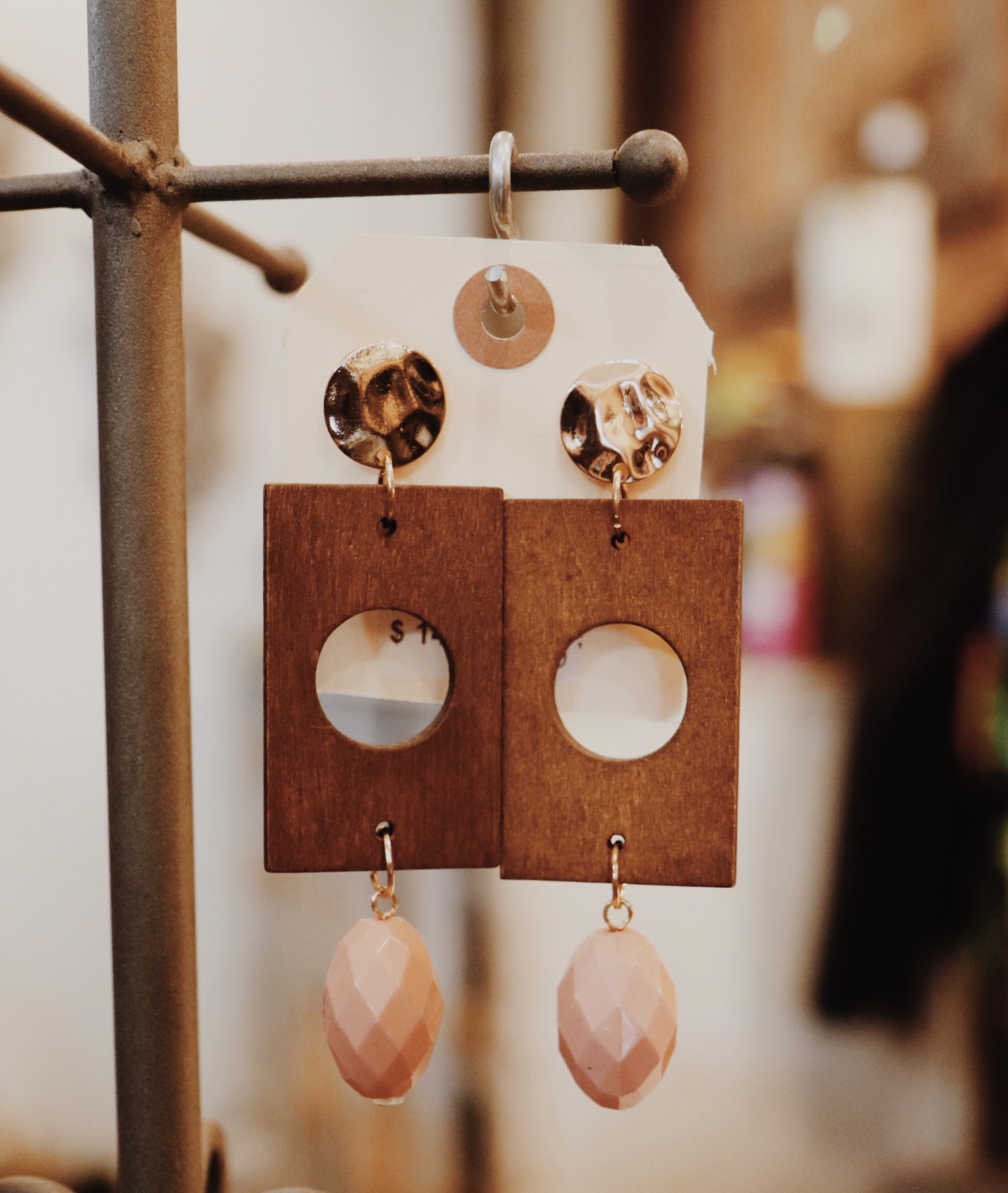 Wood/Rose Stone Earrings. Lightweight. Gold tone. 4in.