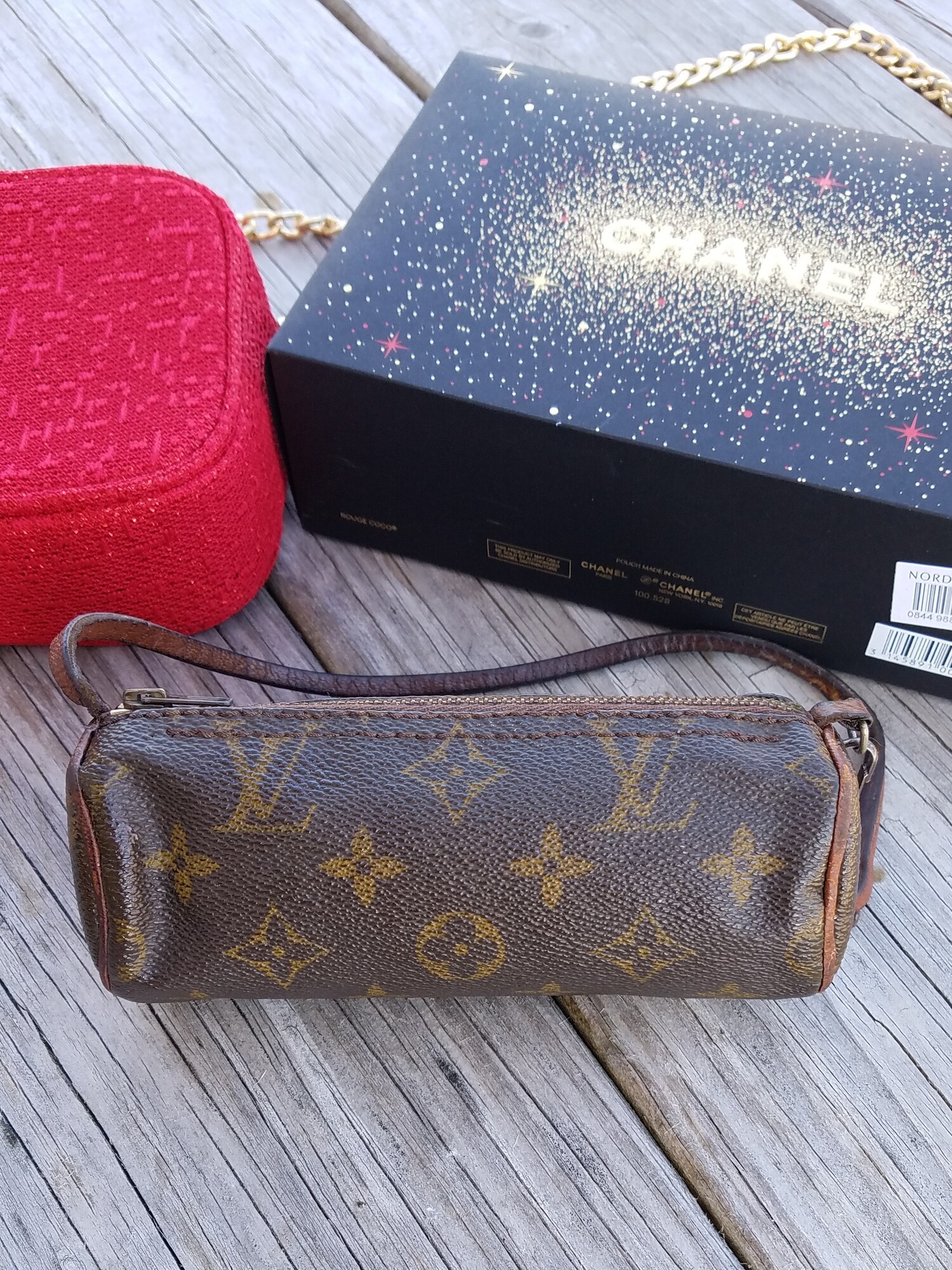 NWOT Louis Vuitton Monogram Round Coin Purse Pouch With Clasp