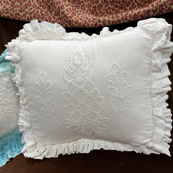 Vintage Pineapple Needlework Pillow, Size: 16x14