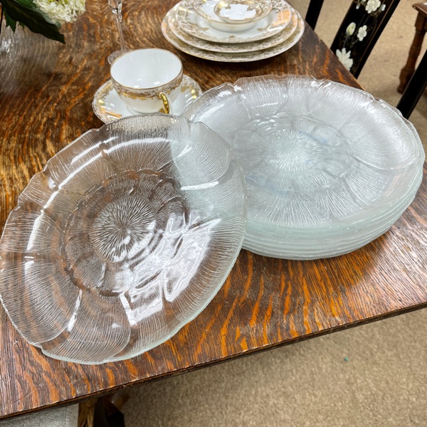 Vintage Arcoroc Fleur Glass Dinner Plates, Set/9, Size: 11 Dia