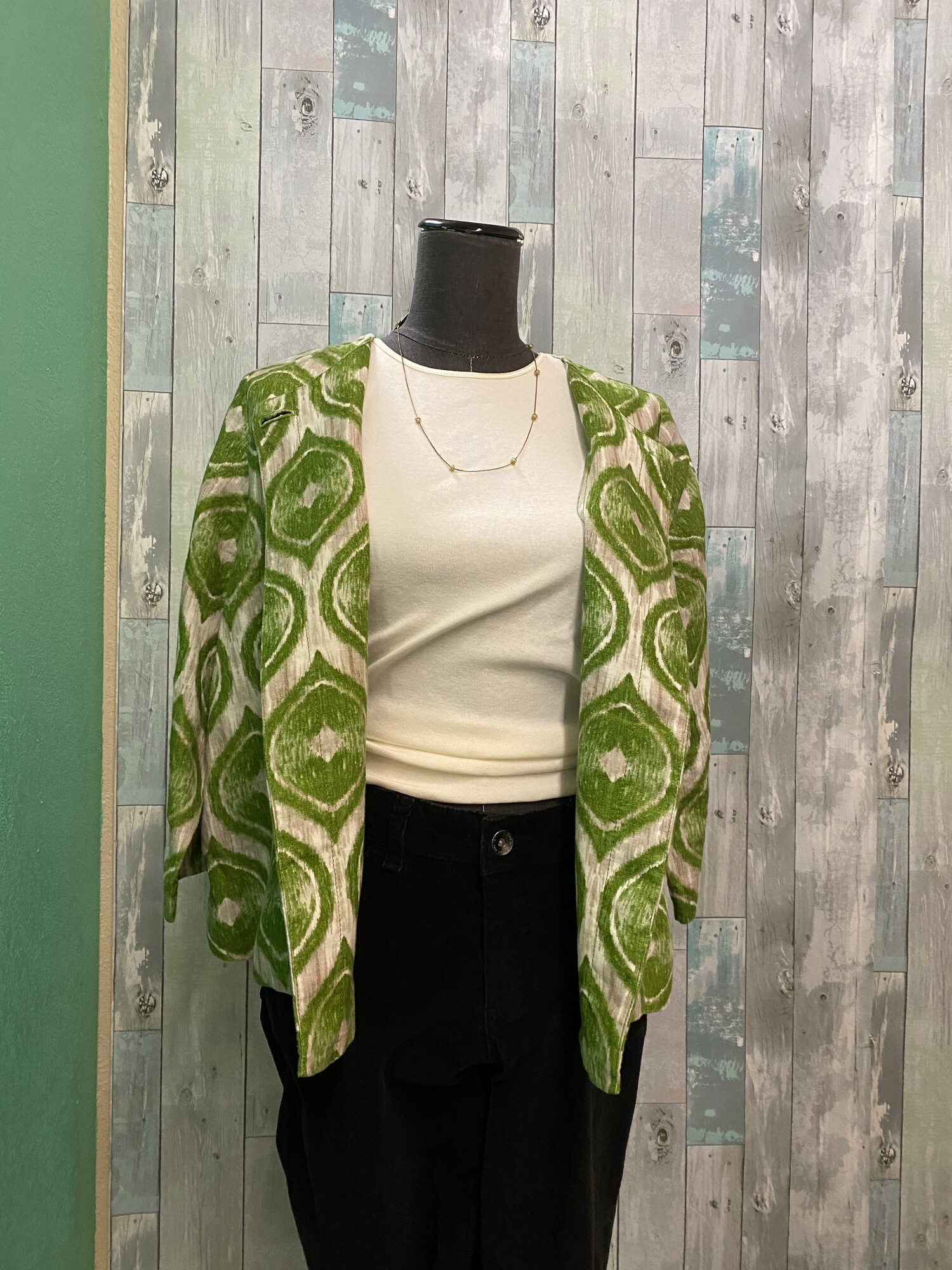 Chicos Blazer,
Green and Tan
Size: Medium

This piece is gorgeous! Fantastic for a night out or a day in the office!