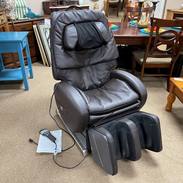 Inada YuMe Robo Rocking Massage Chair, Size: 28 Wide