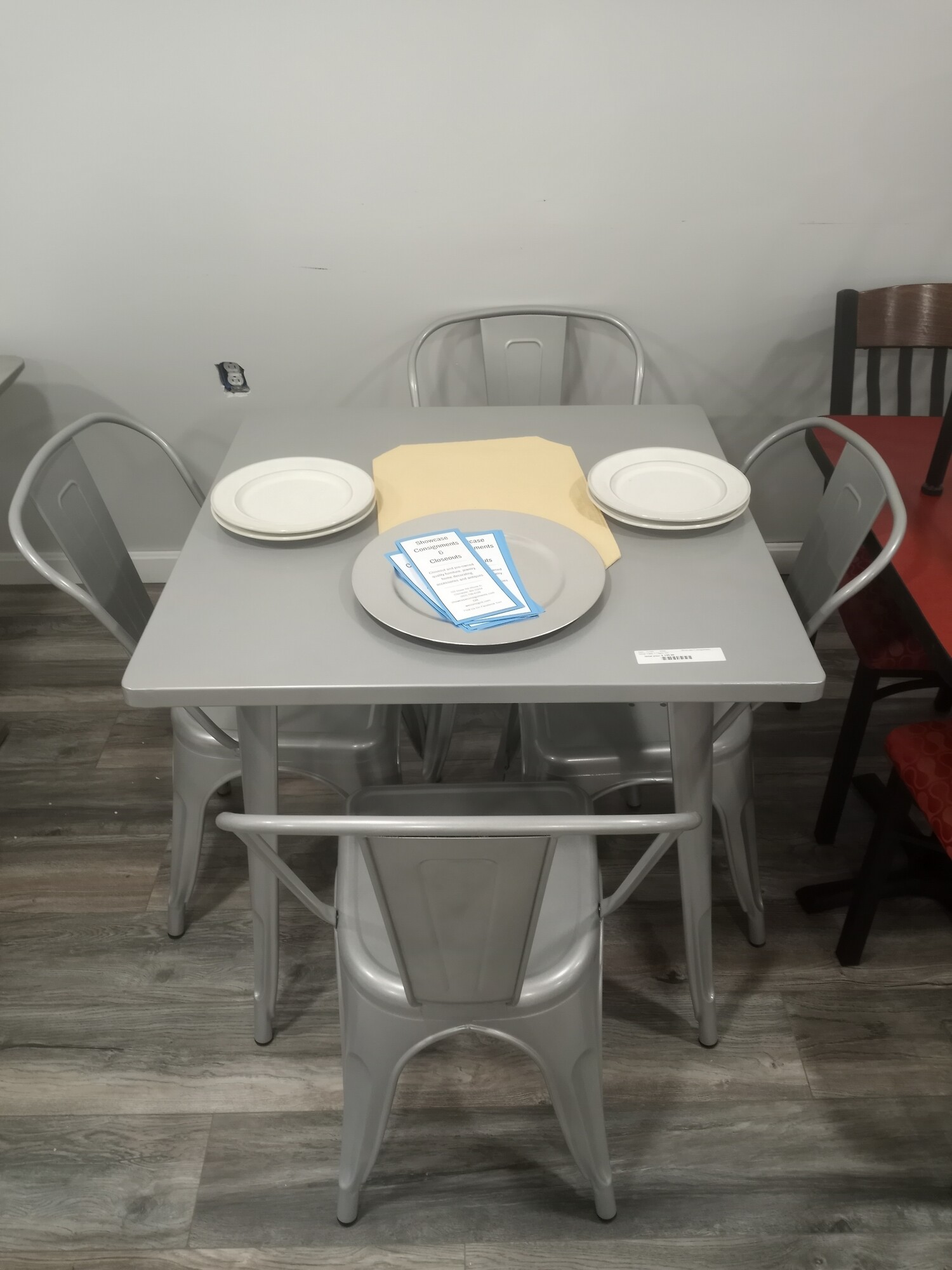 Metal Table 4 Chairs Silver