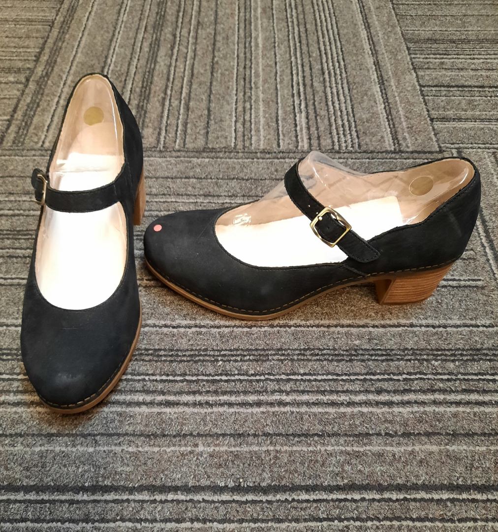 Suede Heeled Mary Janes, Black, Size: 9 in Brand NEW condition!