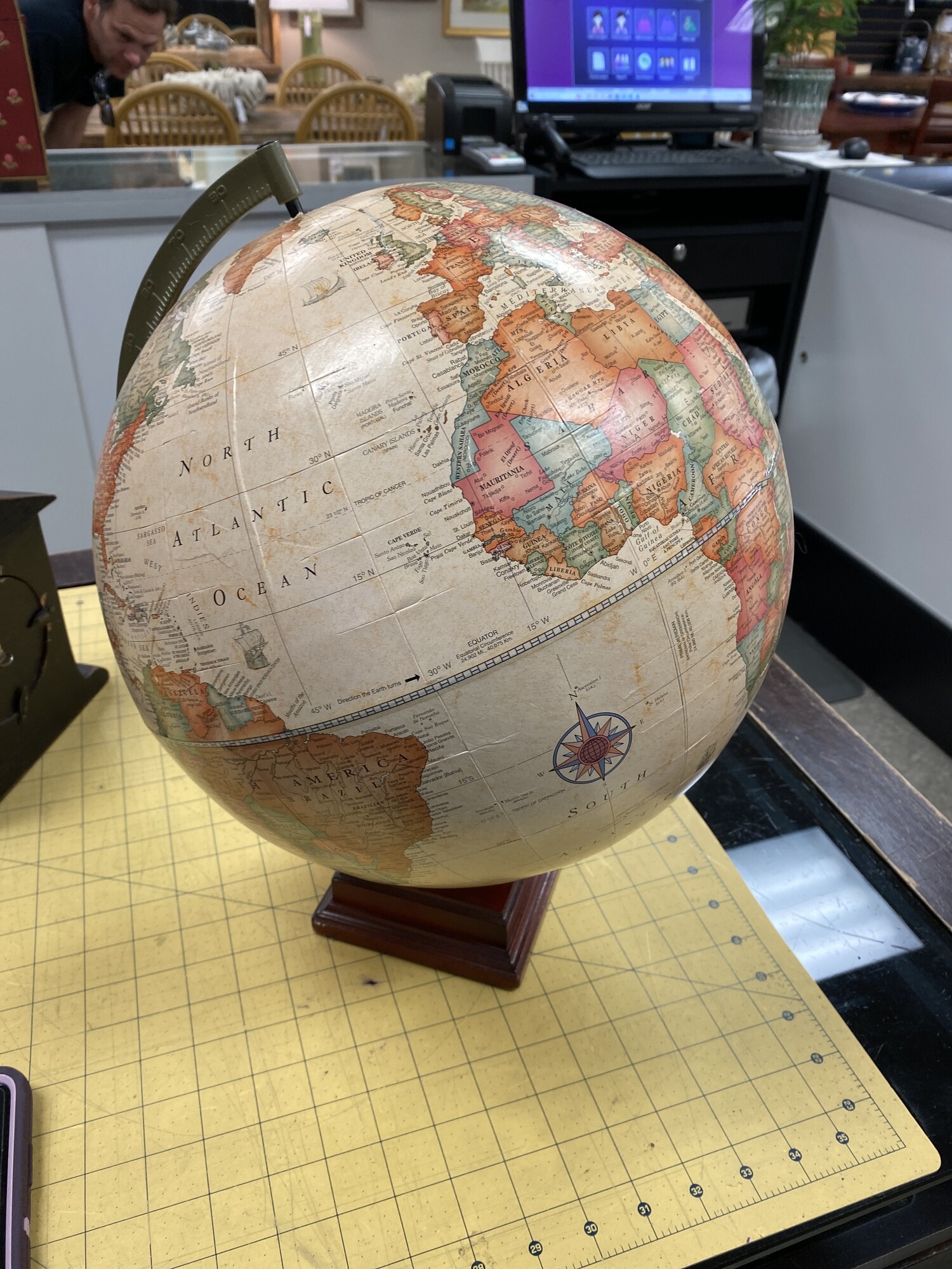 Desk Top Globe, Beige, Size: 18 Inch