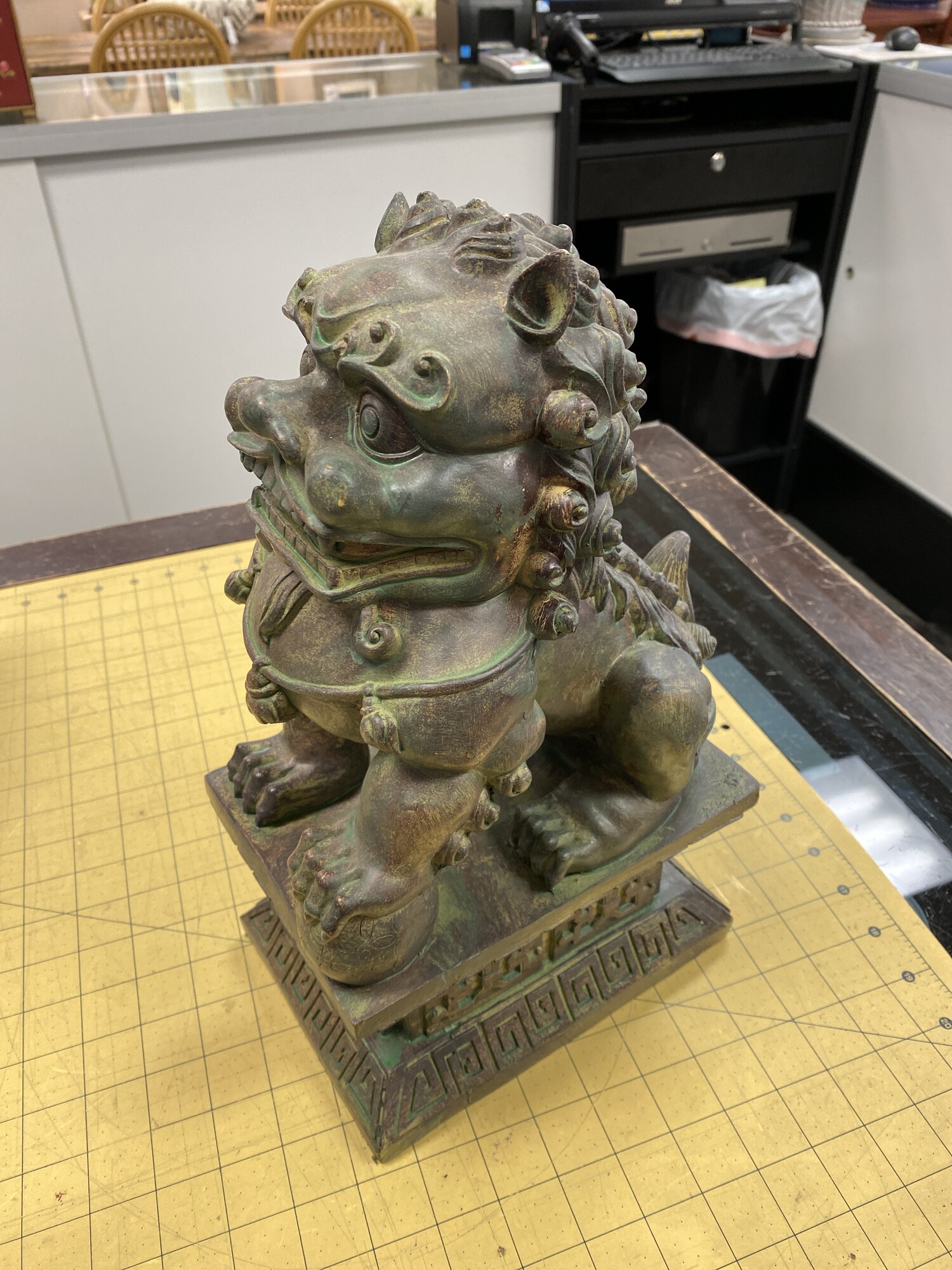 Resin Foo Lion Figure, Bronze, Size: 5x8x14 In