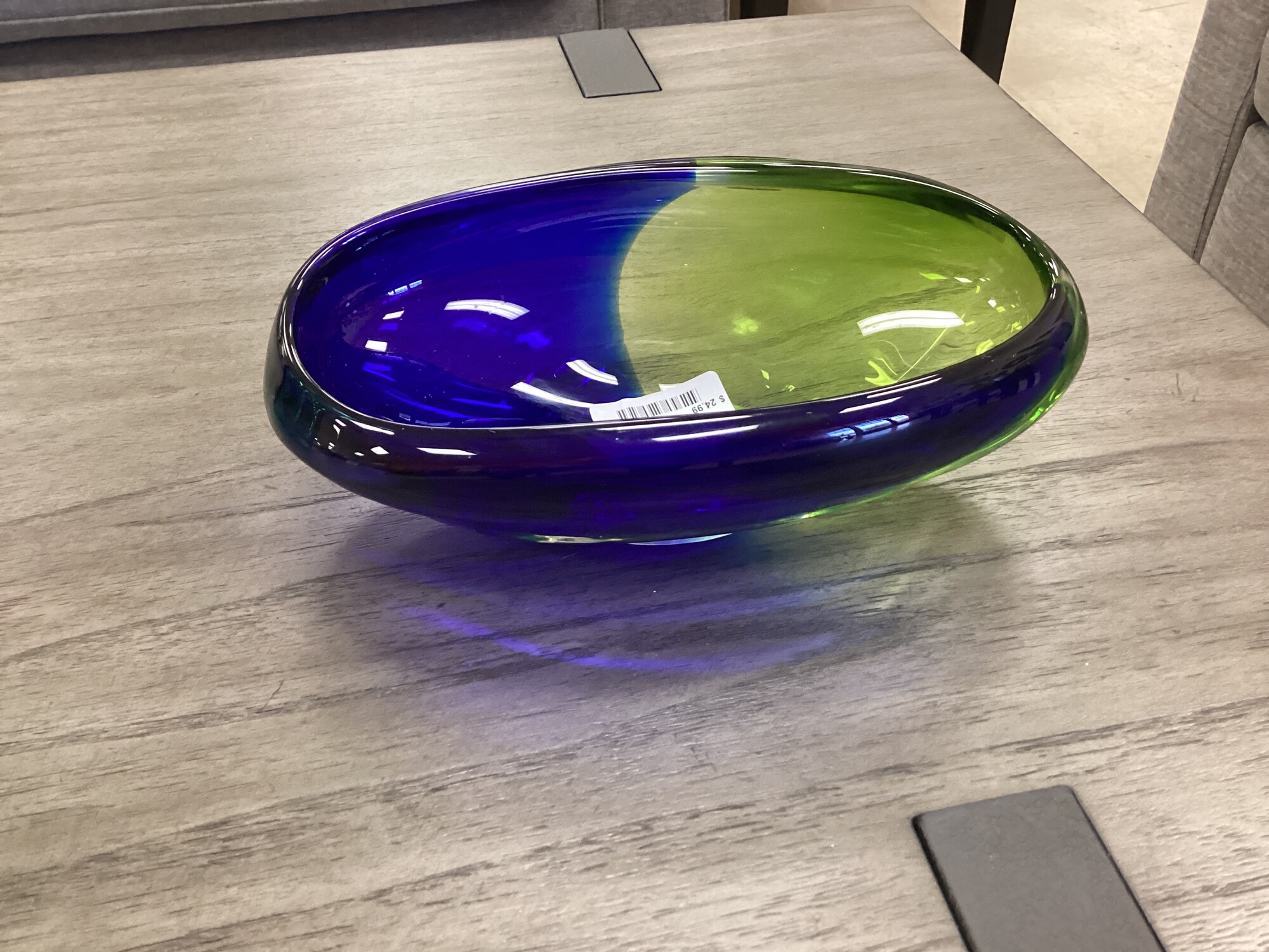 Royal Blue/Lime Bowl, R Blue, Long
12in wide x 7in deep x 5in tall