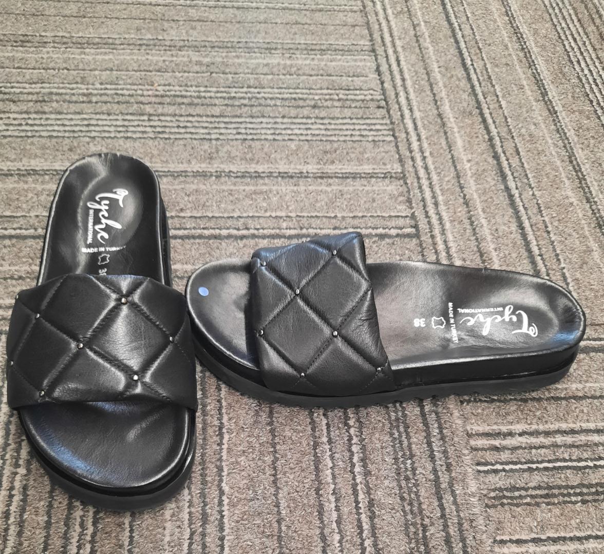 Brand NEW Quilted Slides, Black, Size: 38 Fit like an 8