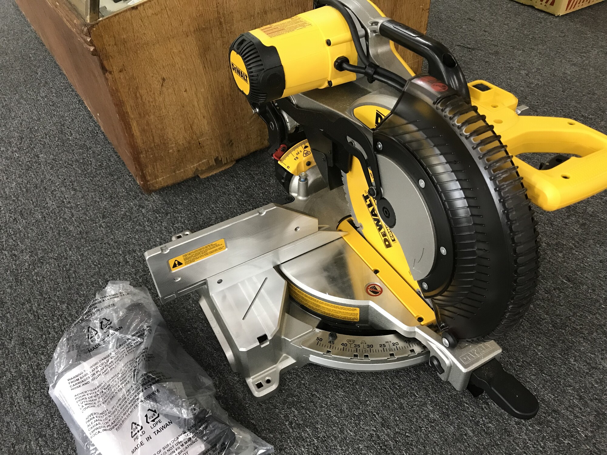 Double Bevel Compound Miter Saw, DeWalt, Size: 12in
DWS716 with cut line laser

Like New
