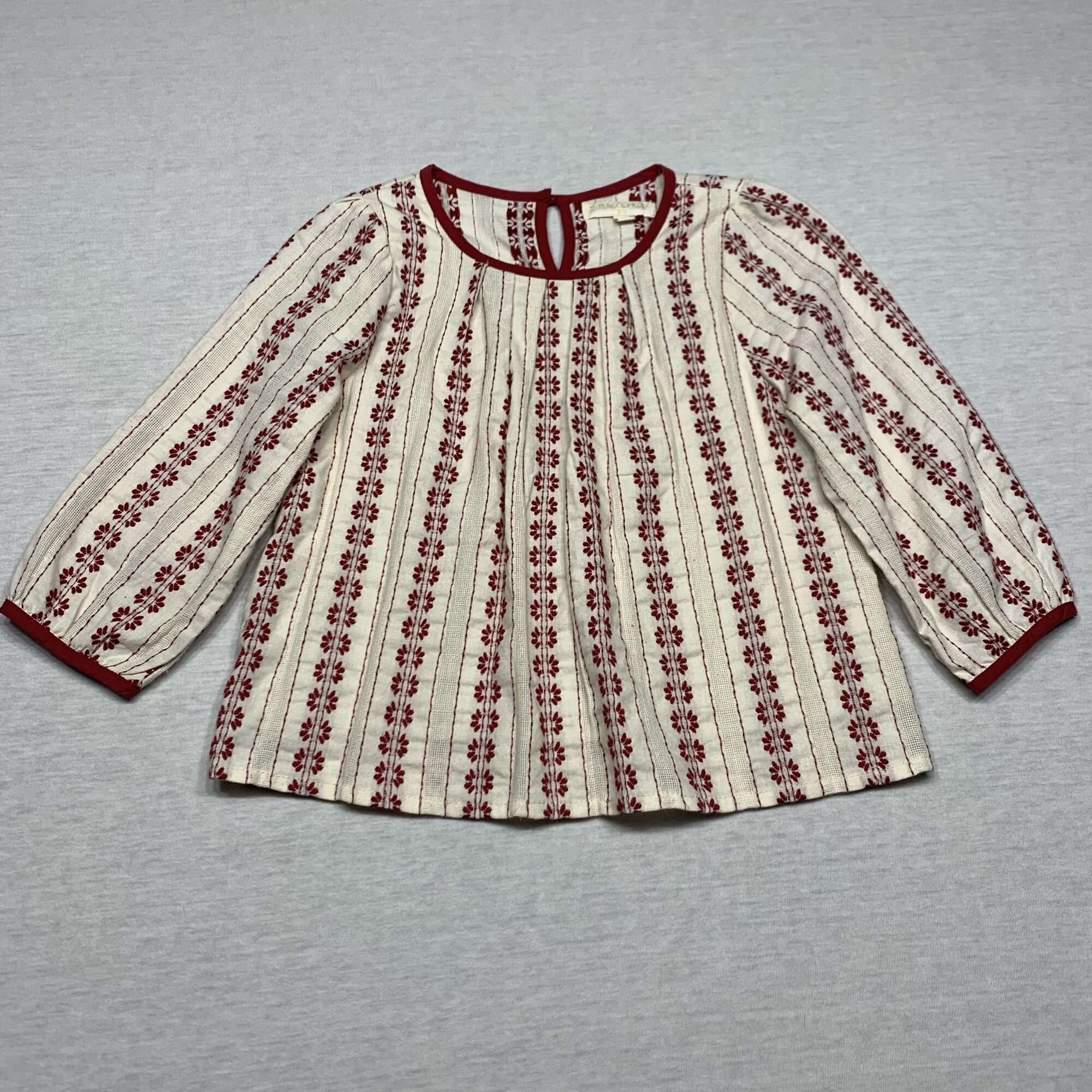 Embroidered blouse with front lining