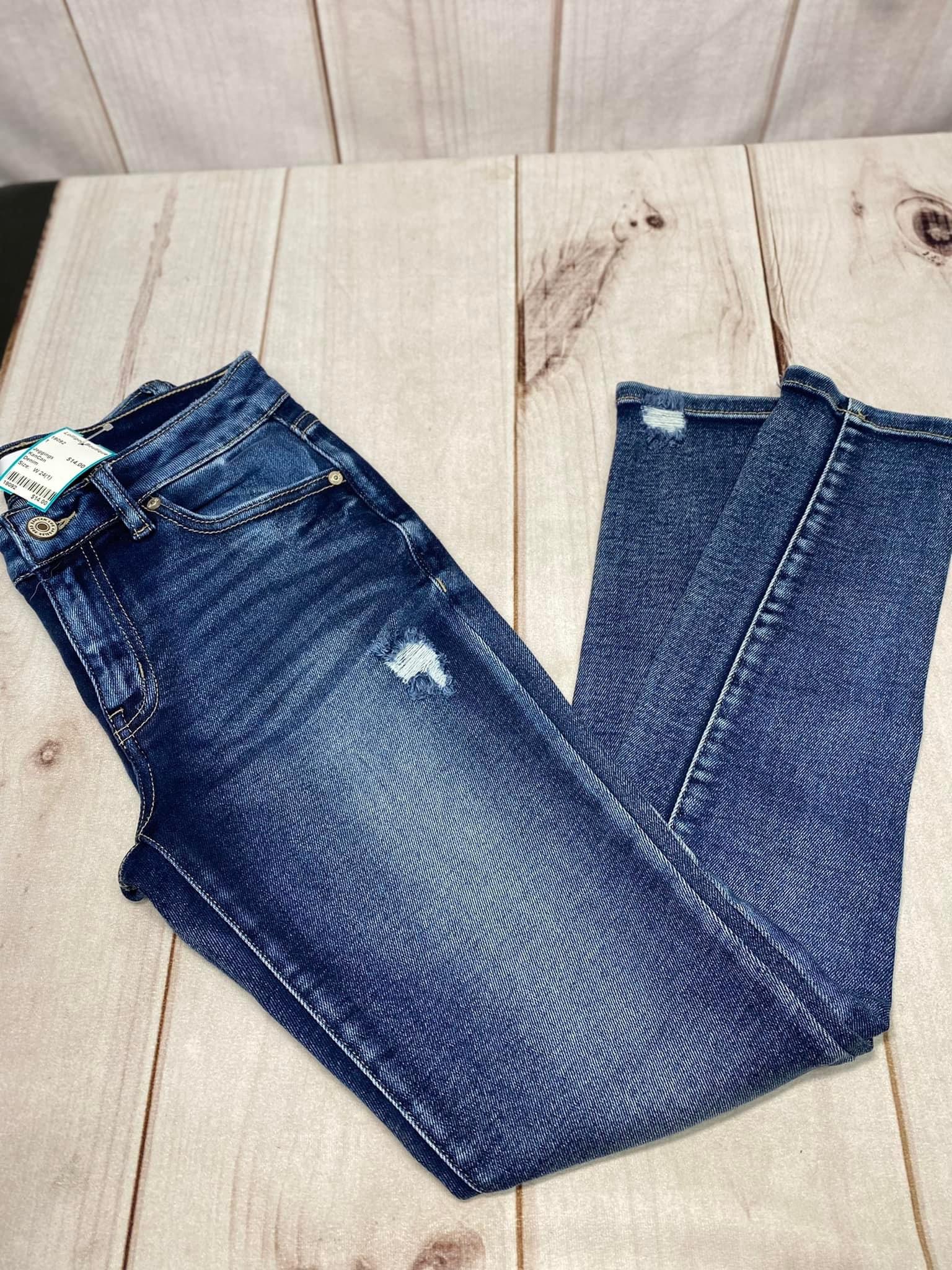 KanCan Jeans - EUC
Distressed Denim
Size: Womens 1 / 24
95% Cotton, 4% Poly, 1% Lycra