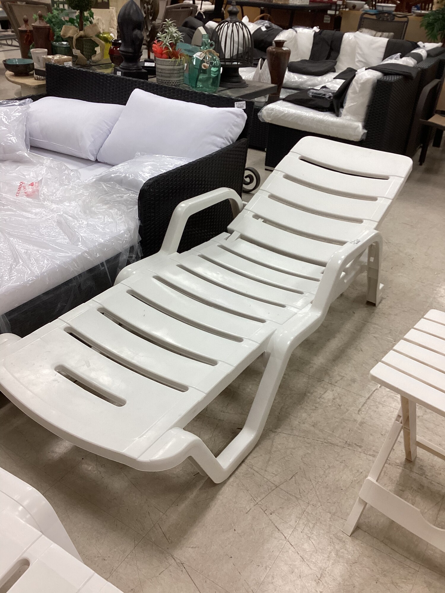 Patio Lounger, White, Adjustable
70 In x 27 In