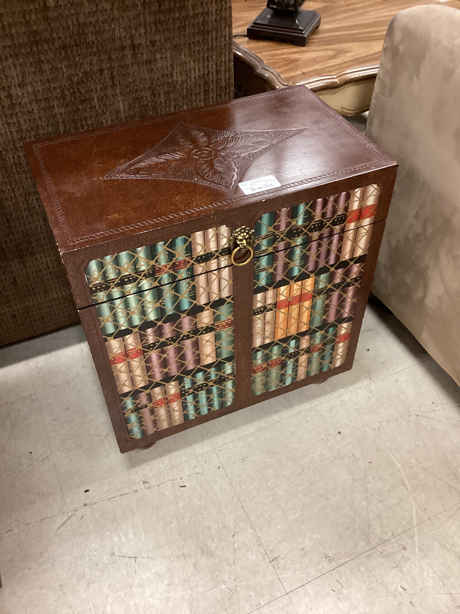 Brown Chest W/ Lid, Brown, Books
20.5 in Wide x 12 in Deep x 22 in Tall