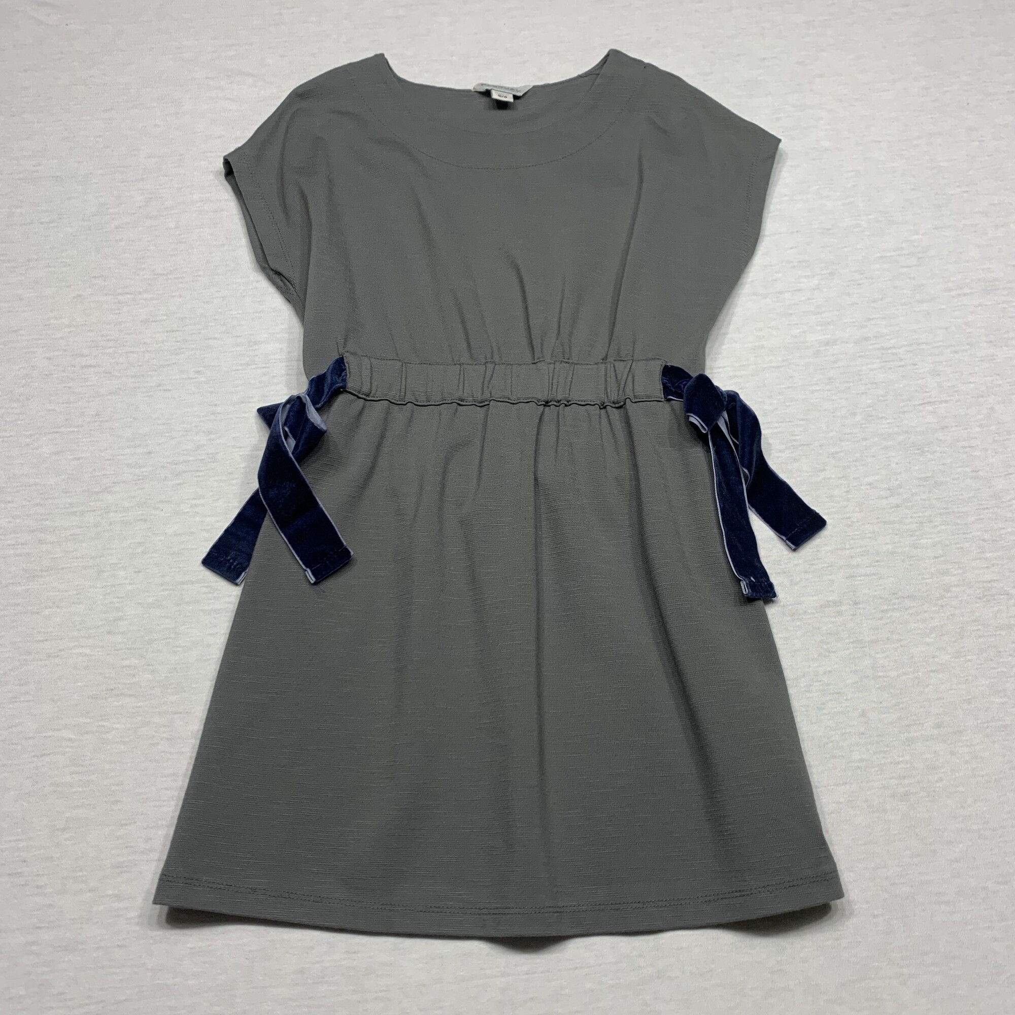 Knit dress with velvet ribbon ties