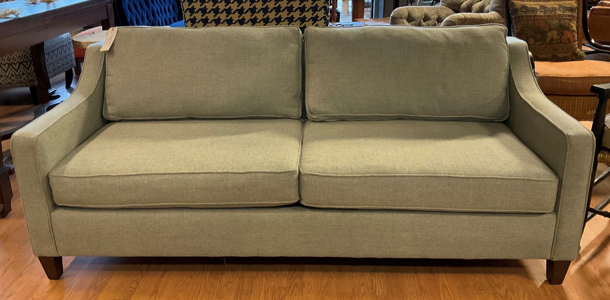 Fabric Sleeper Sofa
Gray
32in(H) 80in(W) 38in(D)