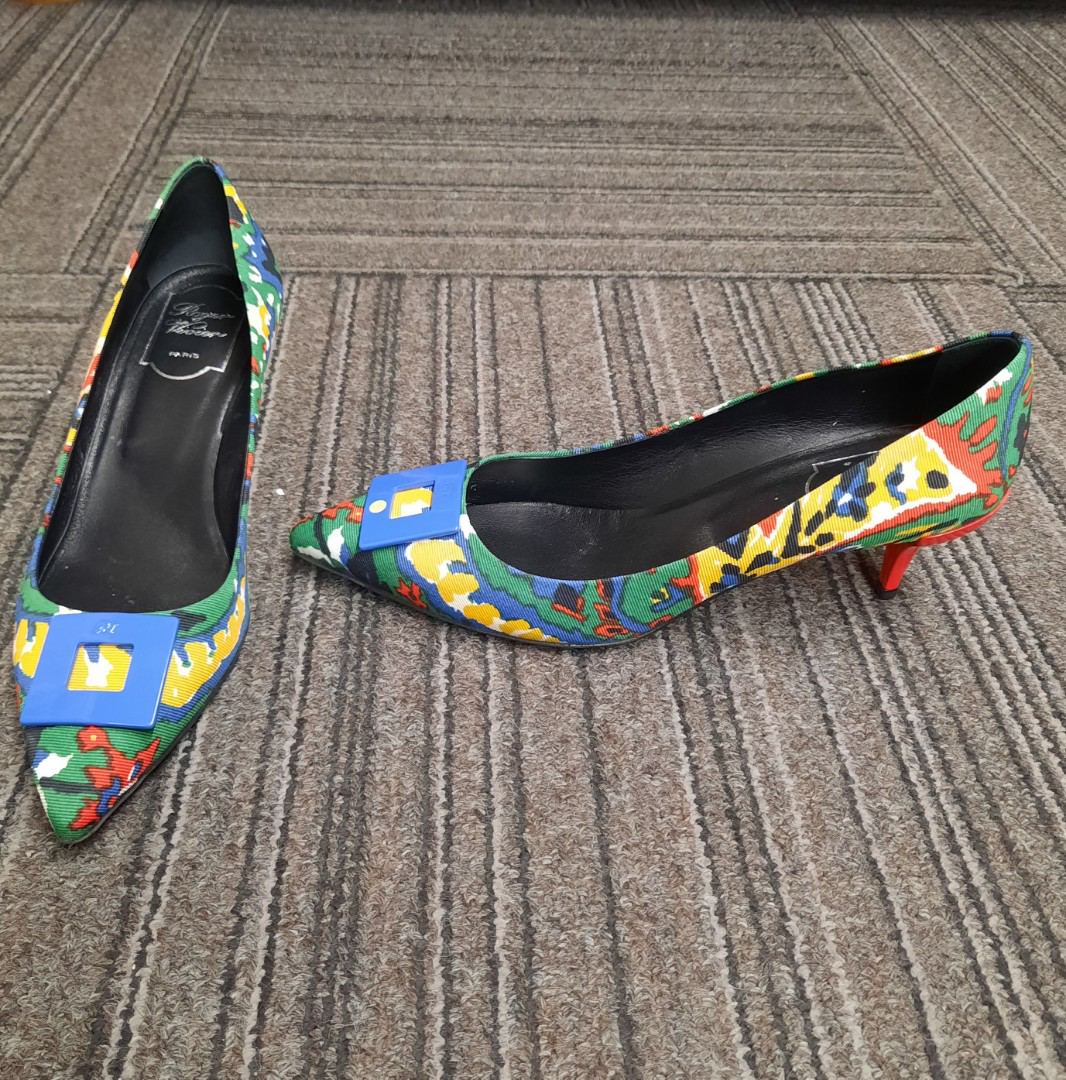 Colourful Kitten Heels, Multi Co, Size: 7.5 in Excellent preloved condition!