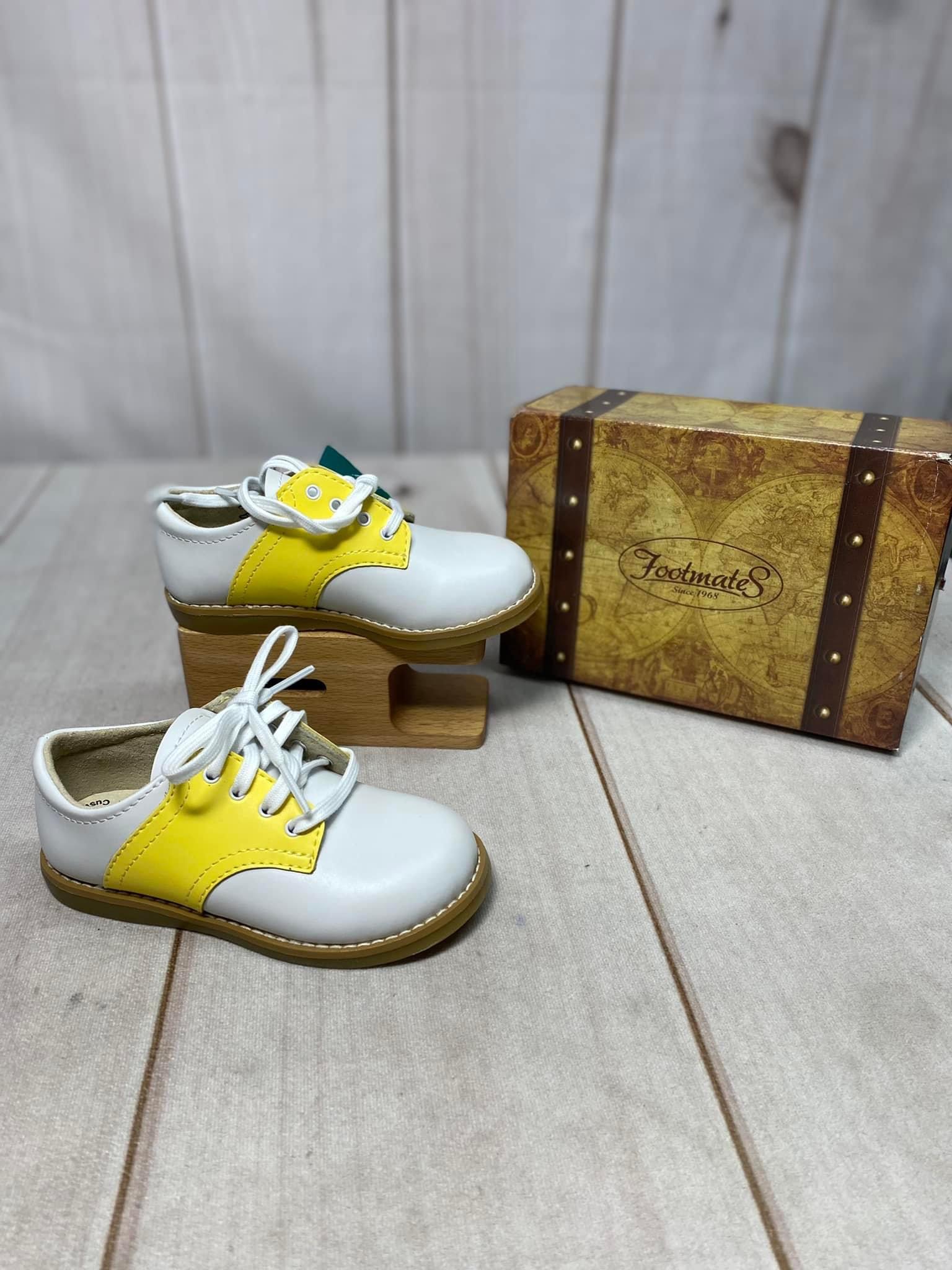 Footmates Shoes - New in Box!
White with Yellow (Sunbeam)
Size: Little Kid 8
Has inserts for Medium & Wide Widths
Leather with Rubber Soles