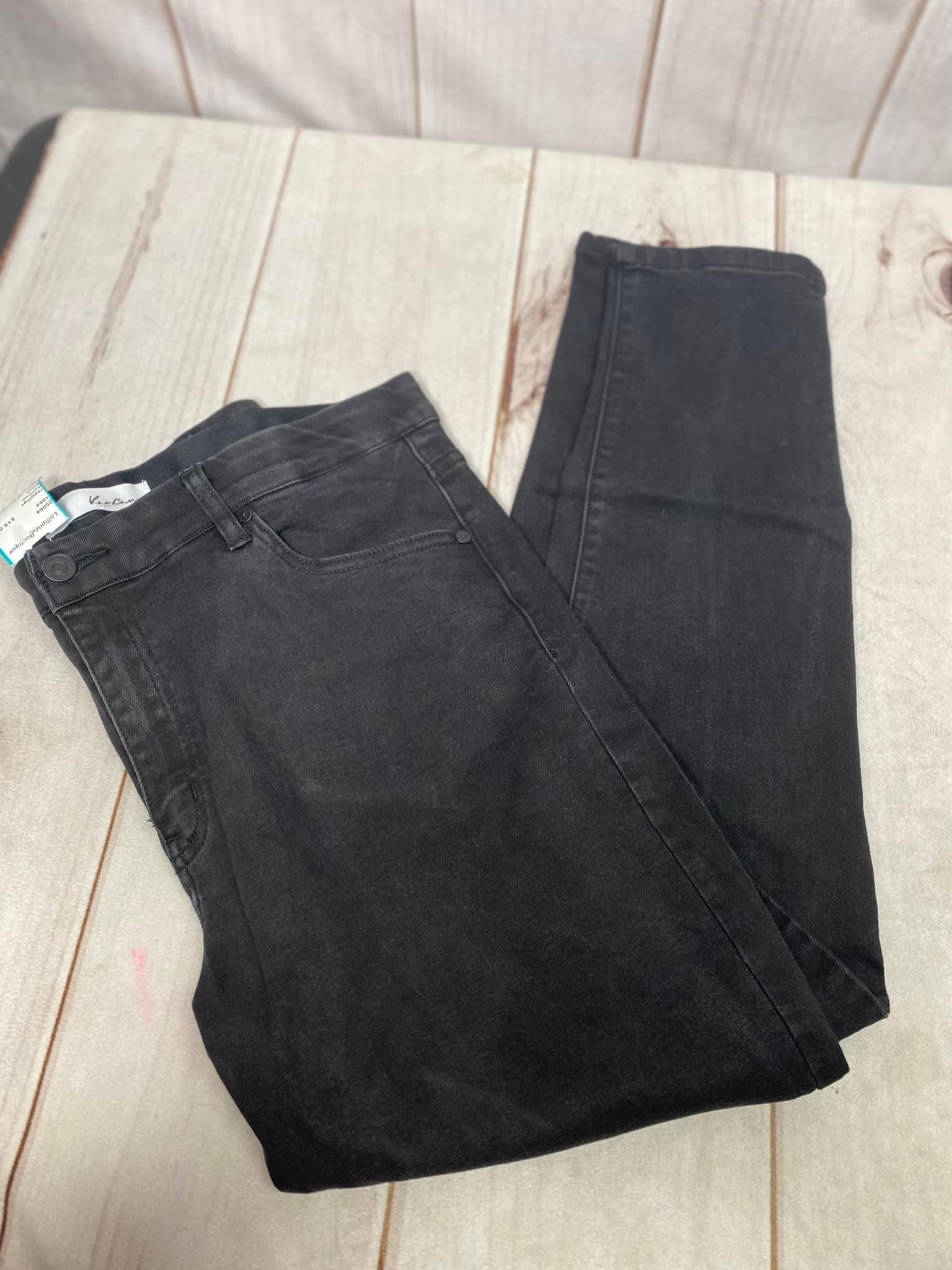 KanCan Jeans - EUC
Washed Black Denim - Skinny Style
Size: Womens 31 Waist - Size 15
Has hidden elastic in waist
38.1% Cotton, 31.2% Tencel, 29.5% Poly, 1.2% Spandex